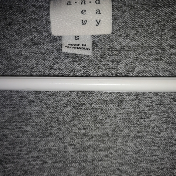 Gray Middle Scrunch Top - Picture 2 of 2